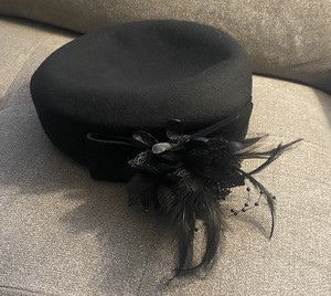 Vintage Black 100% Wool Pillbox Hat Satin Rose Birdcage Veil Funeral Formal Goth Black Pillbox Hat With Birdcage Fascinator Veil Black Wool  main image 3