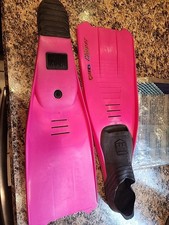 UNUSED Mares Clipper Full Foot Fins. Pink 37-38