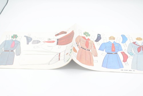 Pfadfinderin Papierpuppen und Kleidung - Bild 18 von 24