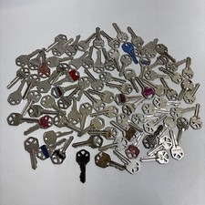 Lot of 85 Misc Metal Keys 1 lb 8 oz   Cornered Head   Blank   For Art, Craft Etc
