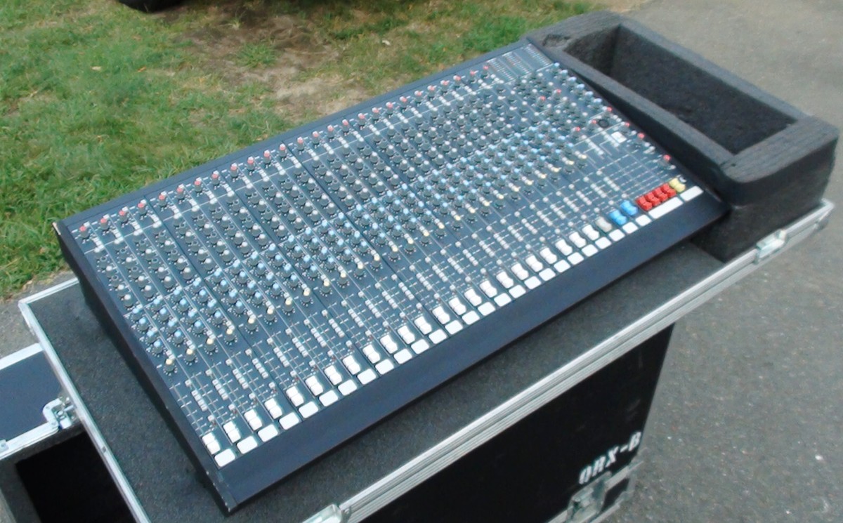 SoundCraft K1 - 24 Channel Mixer with Tour Case | eBay
