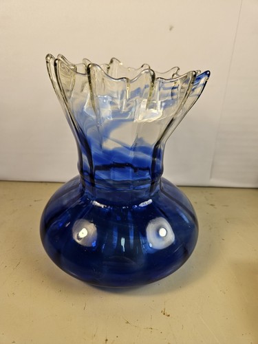 Fantastic Blue Swirl Cri.ped Ruffle Blown Glass Vase Fenton? Maybe Blenko? - Picture 3 of 7