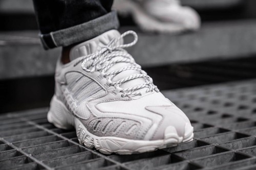 adidas torsion trdc trainers