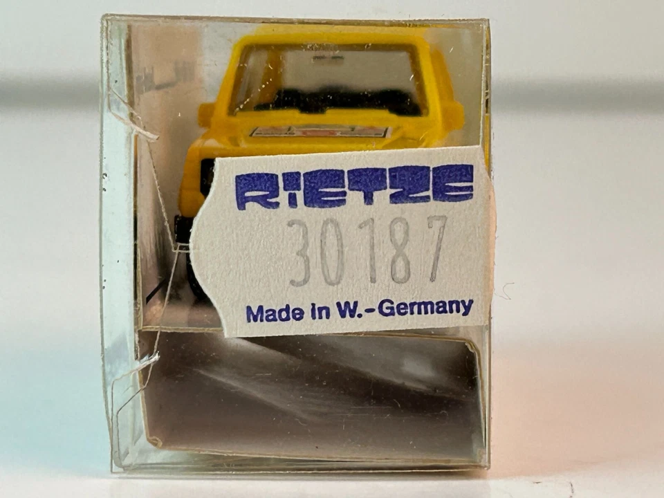 Modelos Rietze escala 1:87 Mitsubishi Pajero Foto 3 de 4