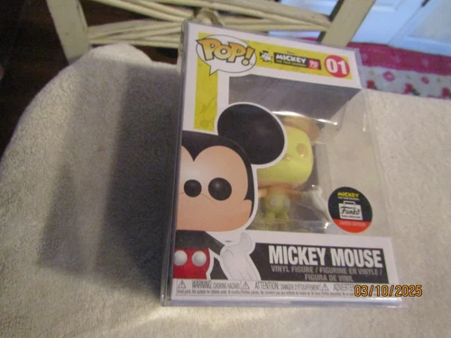 Funko Pop Disney 90 Years Mickey Mouse #01 Funko LE Exclusive Protector