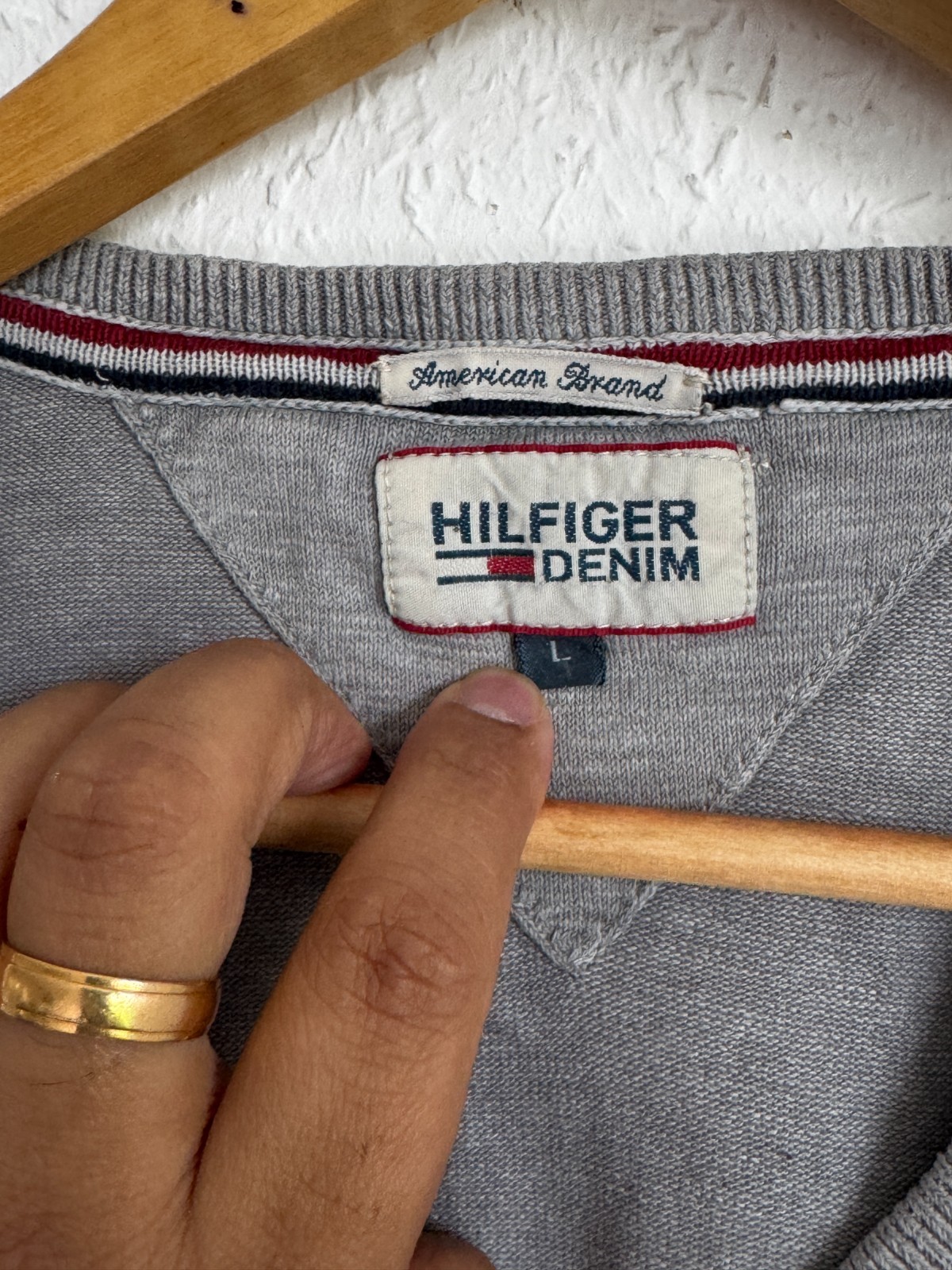 Tommy Hilfiger Denim Men’s Grey V-Neck Knit Sweater image 6