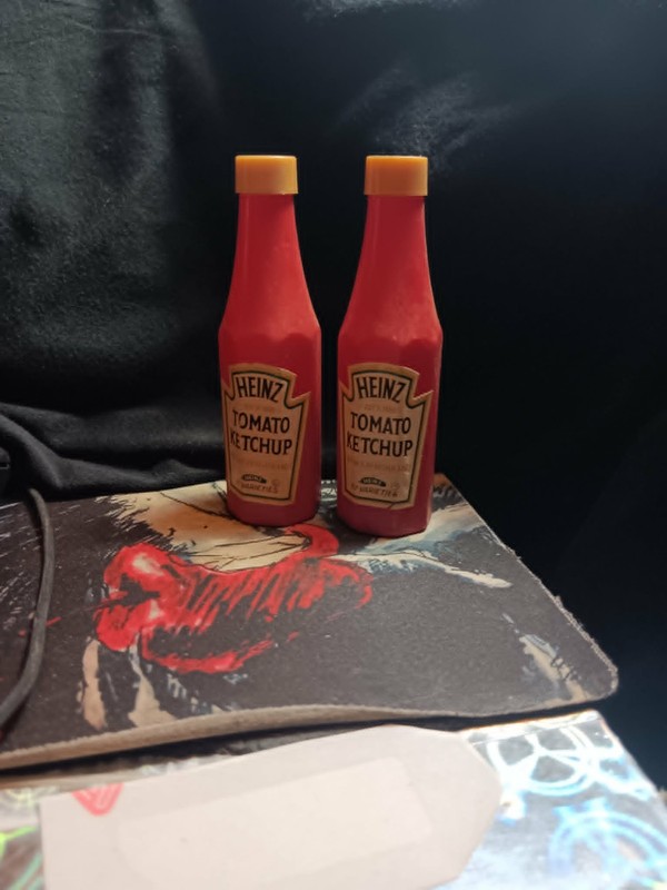 Heinz Salt & Pepper Shakers Tomato Ketchup Bottles Plastic Retro Kitchen Vintage