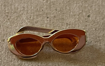 Integrity Toys FR Bombshell Beach Natalia Fatale Basic Doll sunglasses