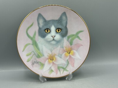 The Hamilton Collection Rosa Lilien Katze Teller (#758)