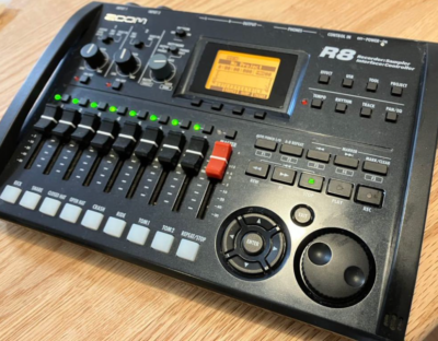 Zoom R8 Multitrack Digital Recorder 8-track MTR Sampler In