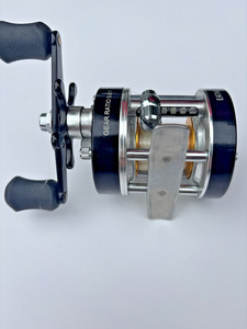 best fly reels 2024 Hatch Custom Bat Reel Iconic Large Arbor Reel 4 Plus G Loomis Mag Bass Tackle Color:Metalic Gold redeye features a durable construction