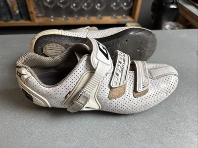 Gaerne Road Bike Shoes Clipless Cycling Shoes Sz 44 - Image 1 of 4