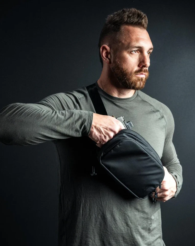 Eberlestock Fade Flex Pack – Black – Heavy-Duty EDC Compact Pack - Image 4 of 4