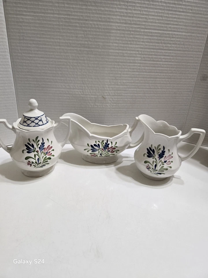 Johnson Brothers провинциальный железный камень цветочный дизайн соус лодка, сахар и... - Изображение 2 из 4