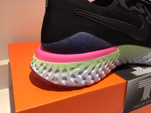 Nike Epic React Flyknit 2 ~ BQ8927 003 ~ UK-Größe 2,5 ~ Euro 35,5 - Bild 5 von 7