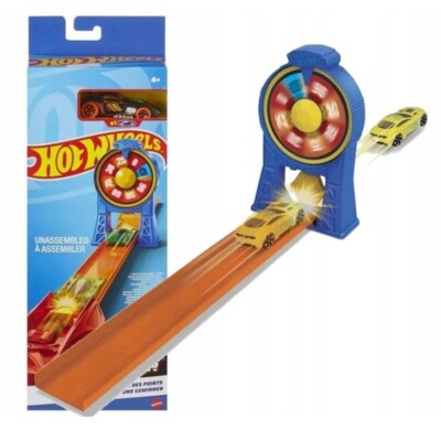HOT WHEELS BASIC CHALLENGE SET Spin & Score Set with Car HDR81