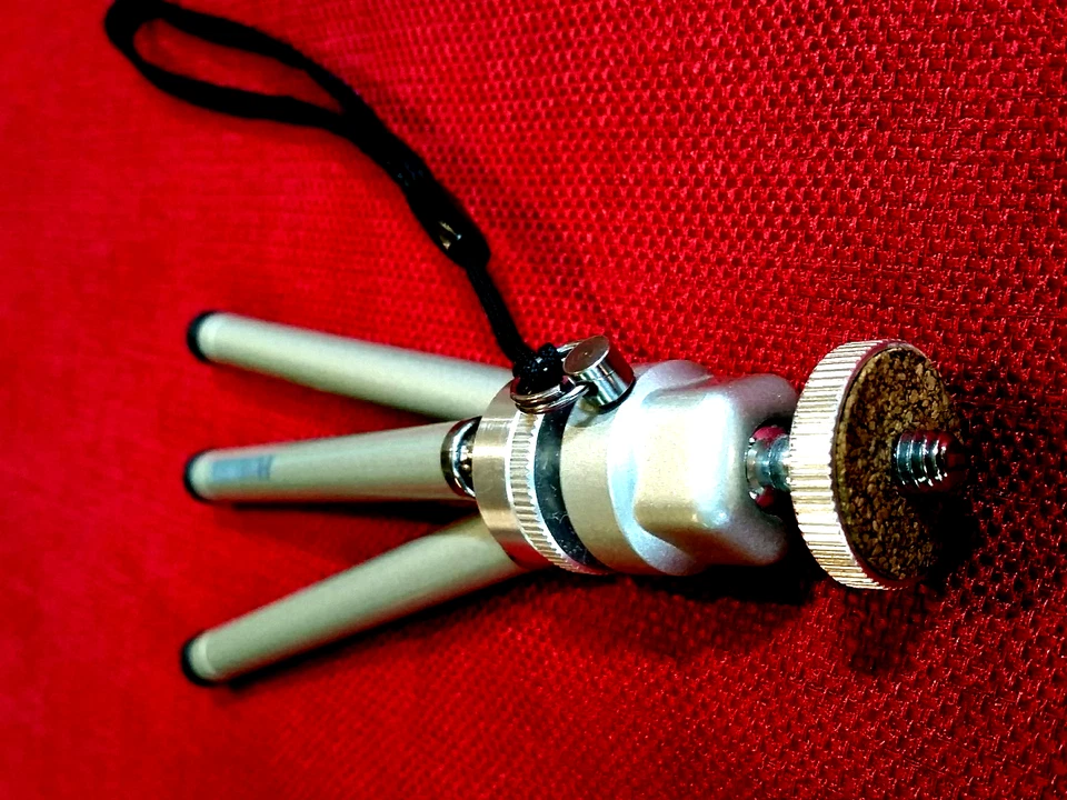 Hakuba Mini Camera Tripod - 6" w/ Extendable Leg Length, Swivel Head, Soft Feet - Image 3 of 4