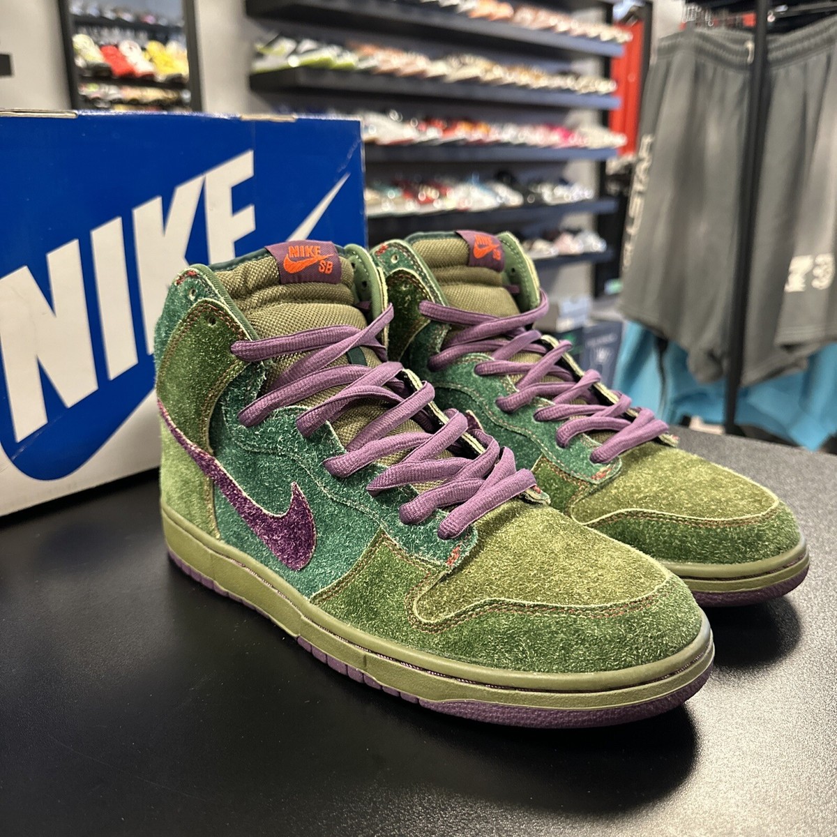 100% AUTHENTIC DS 313171-300 Nike Dunk High Premium SB Skunk 420