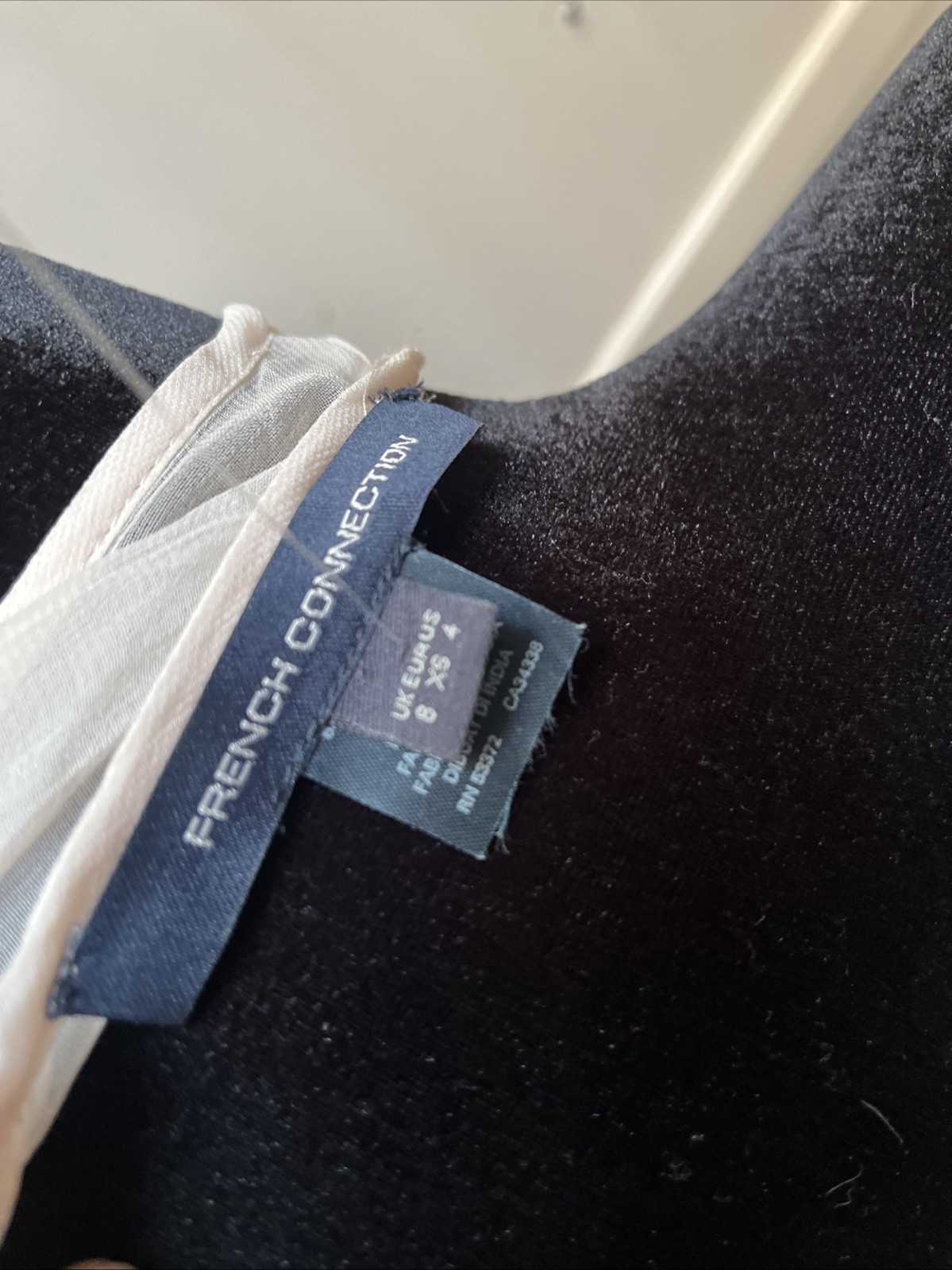 French Connection NWOT Size 4 Solid Sequin Floral… - image 9