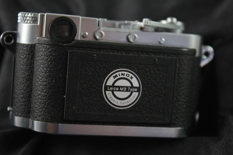 Minox Leica M3 Mini Digital Camera w/ Wooden Box - Image 4 of 4