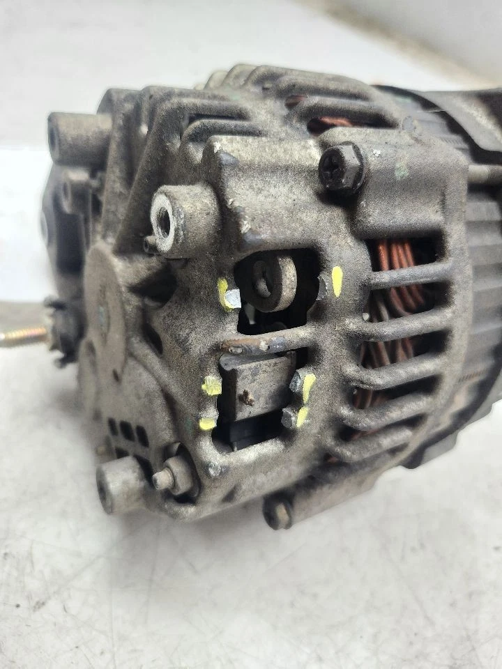 Alternador Nissan Frontier 2003-2004 OEM 231001Z600 6 cilindros 3,3 L V6 Foto 4 de 4