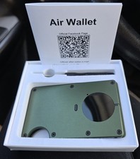 Air Wallet W/Built-in Air Tag Chip