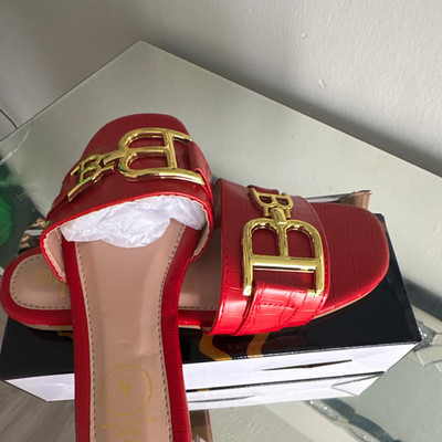 Universal Thread Women s Slide Sandals Slip-On Red/Gold Logo Cotton US 9.5