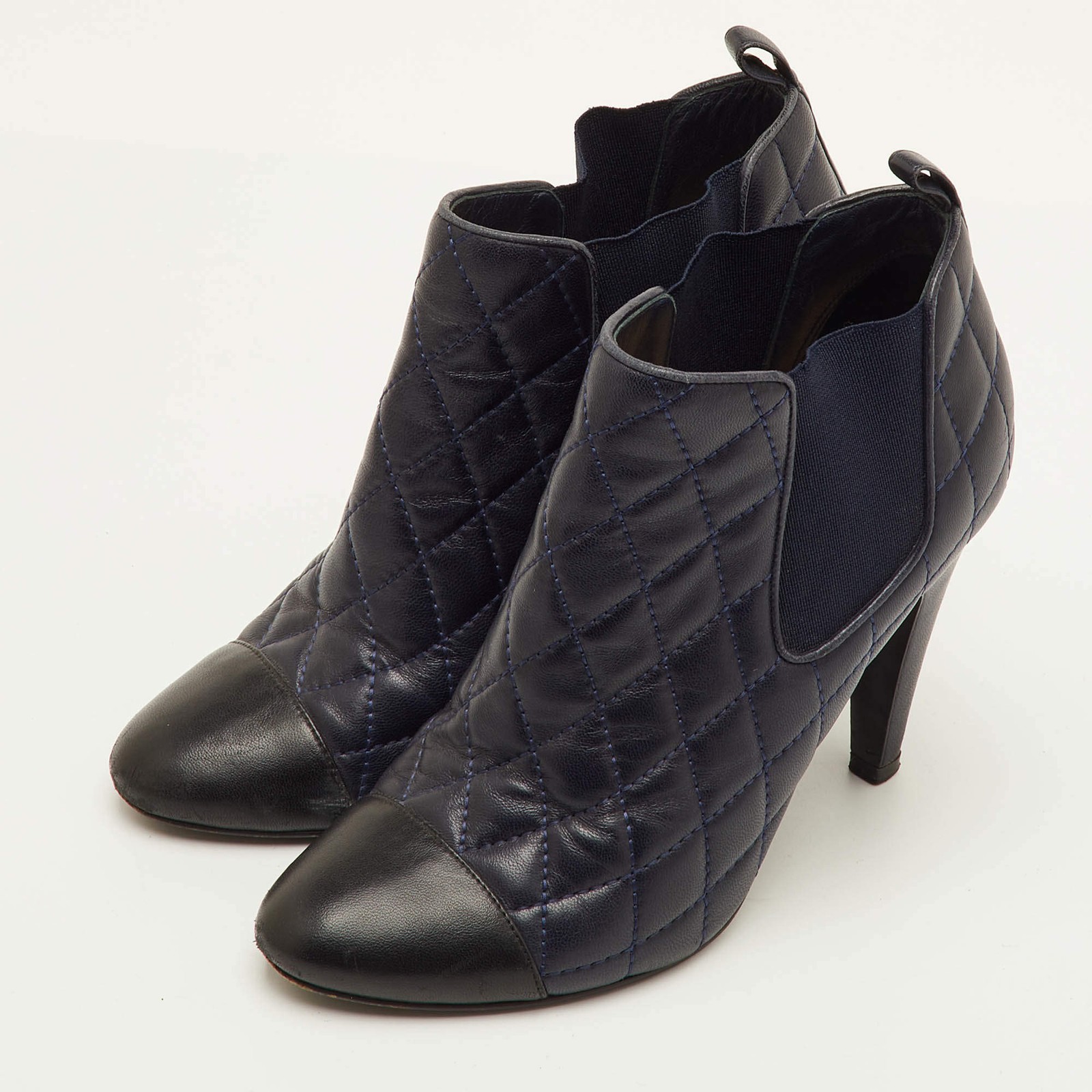 Chanel CC Size 35.5 Navy BlueBlack Quilted Leather Ankle Length Boots thumbnail 2