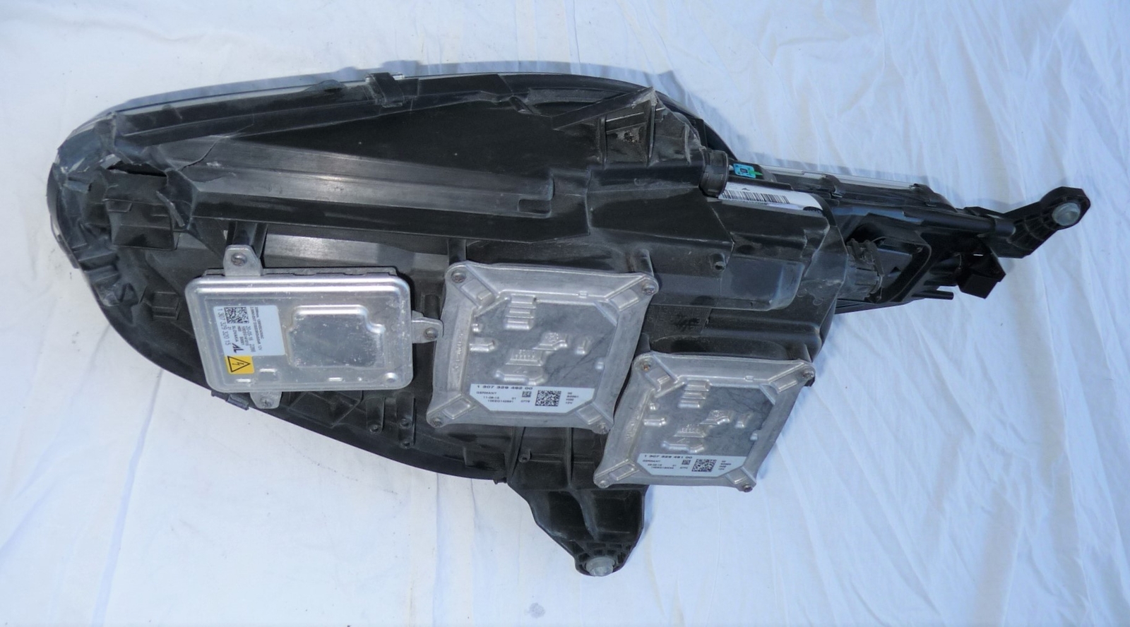 15-19 Ferrari California T Right Headlight Lamp 321528, Broken Glass OEM