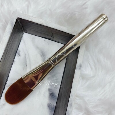 By Terry Foundation Brush - Precision 6 Flat Traditional Foundation Brush