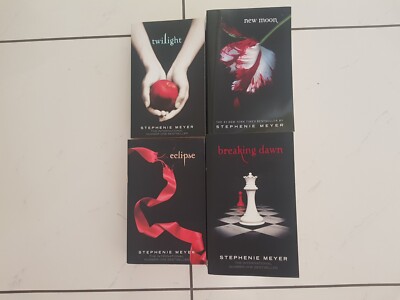 4 X The Twilight Saga Stephenie Meyer Twilight new moon breaking down Eclipse 
