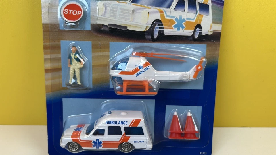 CORGI AUTO CITY 93101 AMBULANCE MERCEDES & HELICOPTER EMERGENCY SET / MINT - Image 4 of 4