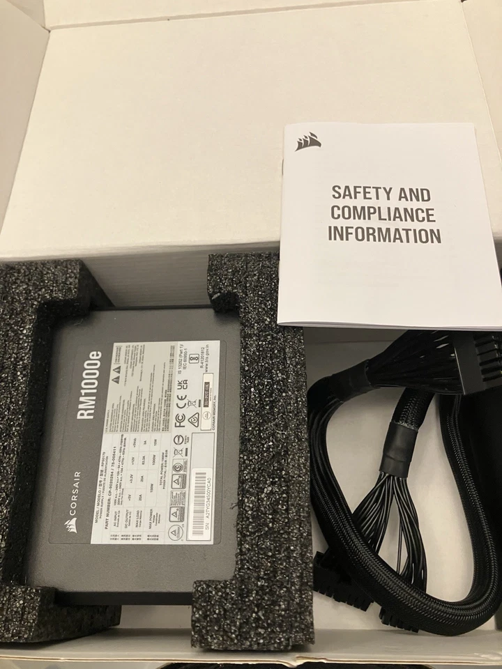 Corsair RMe SERIES RM1000e Fully Modular ATX 3.0 Power Supply NEW - Image 4 of 4