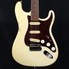 Fender American Deluxe Stratocaster Olympic White 2000 Used Electric Guitar