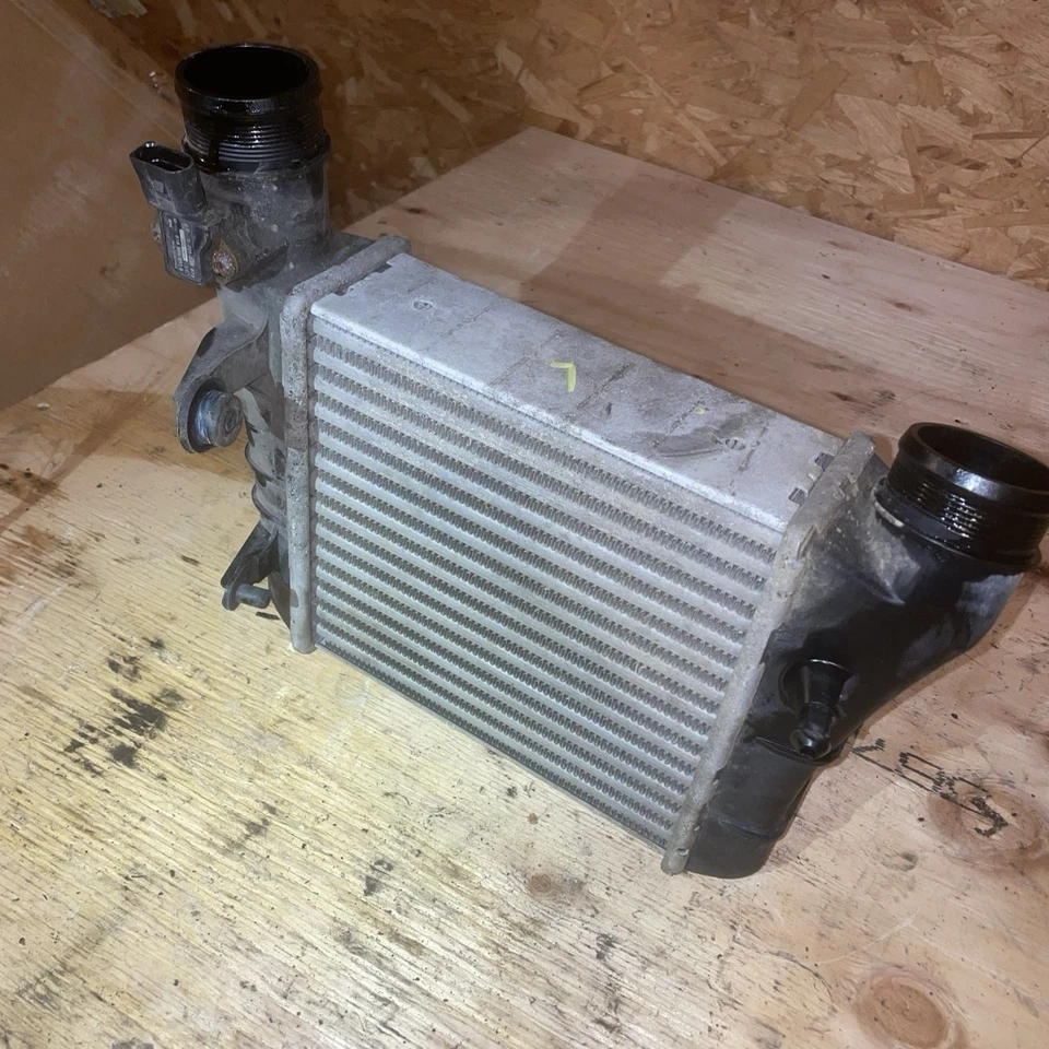 Intercooler de aire izquierdo Audi A4 2005-2008 2,0 L Foto 3 de 4