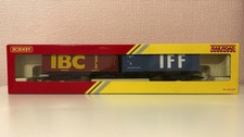 Hornby OO Gauge Red & Blue Container Wagon R6424 Boxed