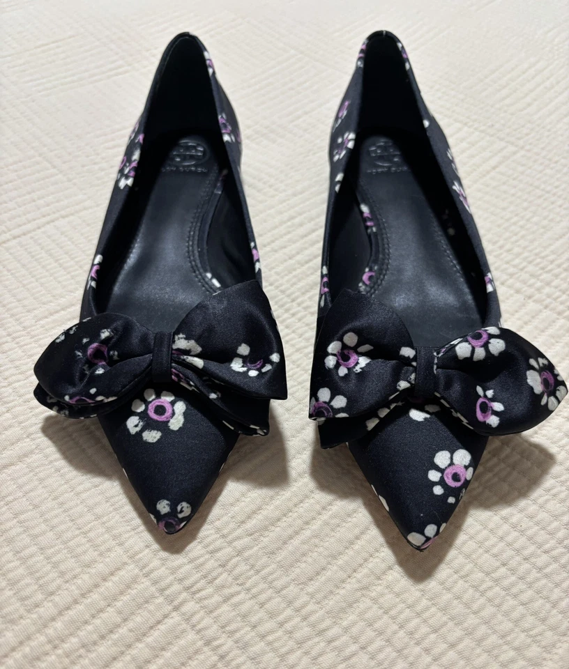 Sapatilhas Tory Burch Rosalind preto estampa floral cetim balé tamanho 5.5 - Imagem 3 de 4