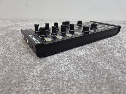 Native Instruments Traktor Kontrol X1 - USB DJ Controller w/ Soft Case - Picture 5 of 10