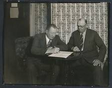 1930 DAZZY VANCE Signs Contract with WILBERT ROBINSON Vintage Baseball Photo