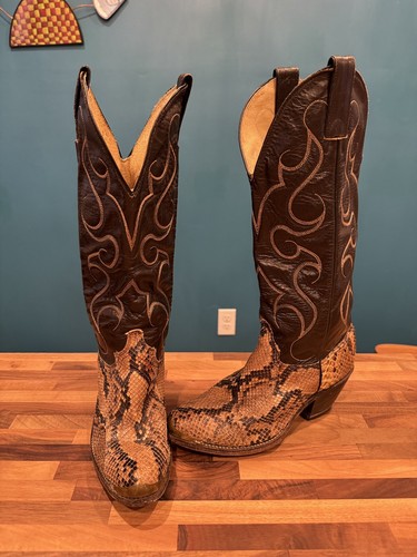 Stivali da cowboy vintage Abilene taglio posteriore pitone 7M USA pelle di serpente punta ottone