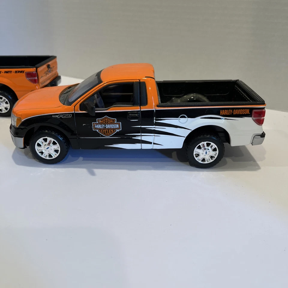 Camionetas Maisto Ford F-150 STX Harley Davidson escala 1:27 DOS Foto 2 de 4