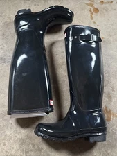 Hunter Original Tall Gloss Rain Boot for Women, Size US 5- Black