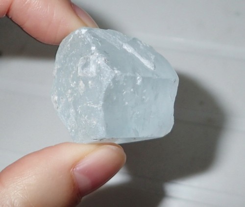 Aquamarine Rough Stone From Afghanistan 130.5 Carat Piece 27x27x23 mm - Picture 7 of 8
