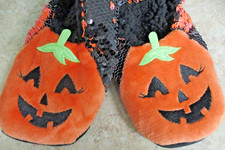 NWT, HYDE and EEK Slipper Socks w/ Grippers Size M/L 8-10 Sequins Change Color