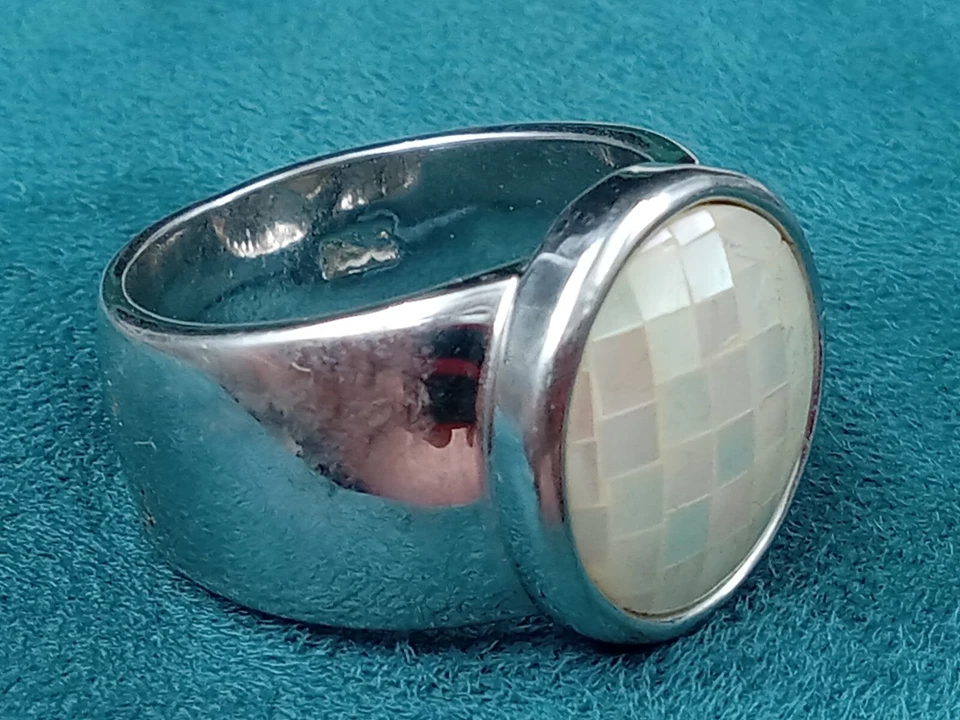 Anillo de plata de ley para hombre con aspecto facetado nácar engaste: talla 9,75 Foto 4 de 4