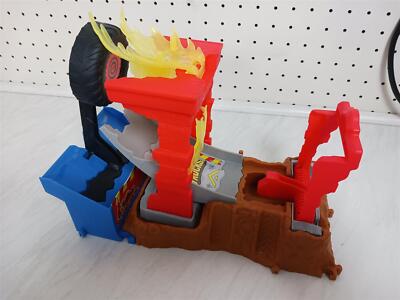 Hot Wheels - Monster Trucks - Arena Smashers - Fire Crash Challenge -- 0472/1705