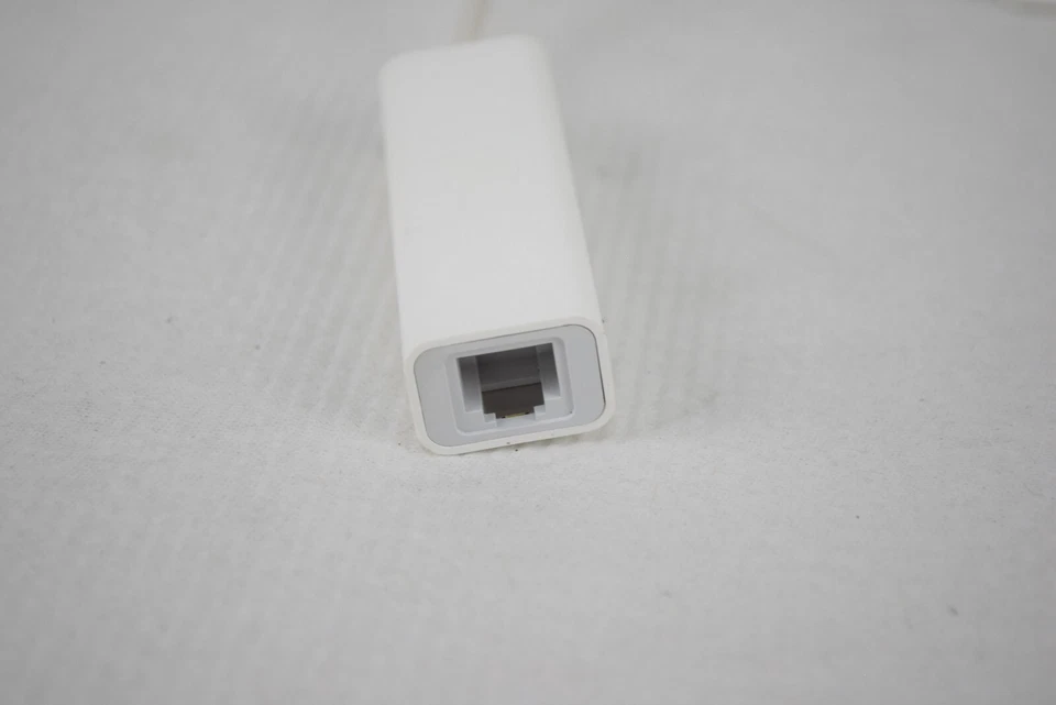 Apple MA034 56 Kbps Modem - Image 3 of 4