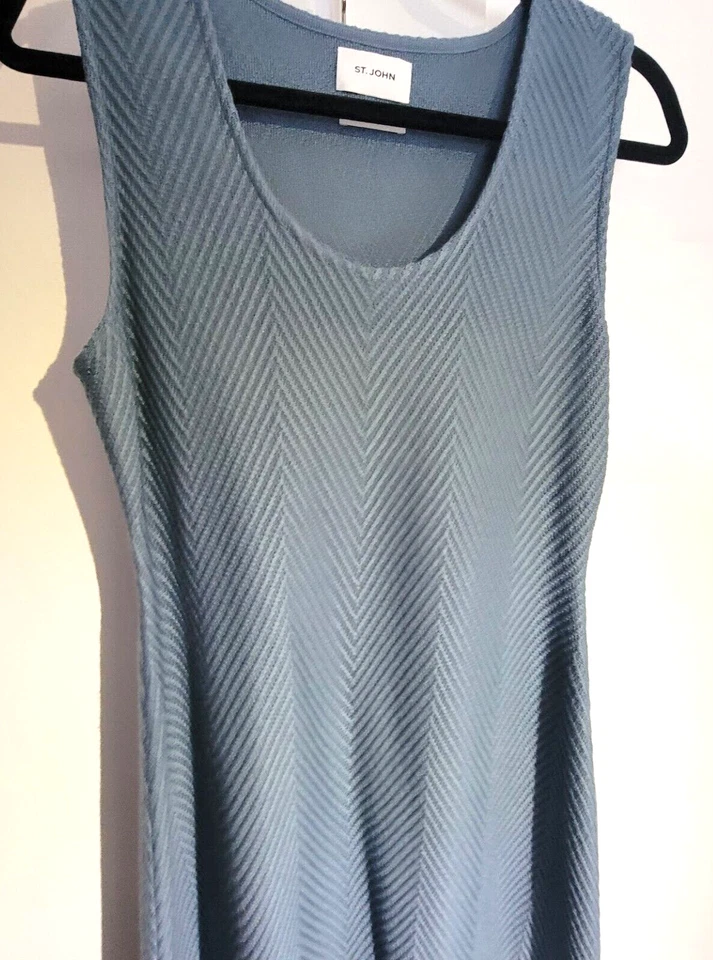 St. John Women's Sz 6  Raised Herringbone Sweater Dress 100% Wool $895 ----4054 - Image 3 of 4