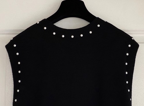 GORGEOUS CHANEL 16P BLACK CASHMERE PEARL EMBELLISHED KNIT SLEEVELESS CC DRESS 40 - Picture 7 of 9