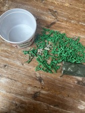 Disney Pixar Toy Story 2 Bucket O' Soldiers 72 Army Men Complete Set With Tank